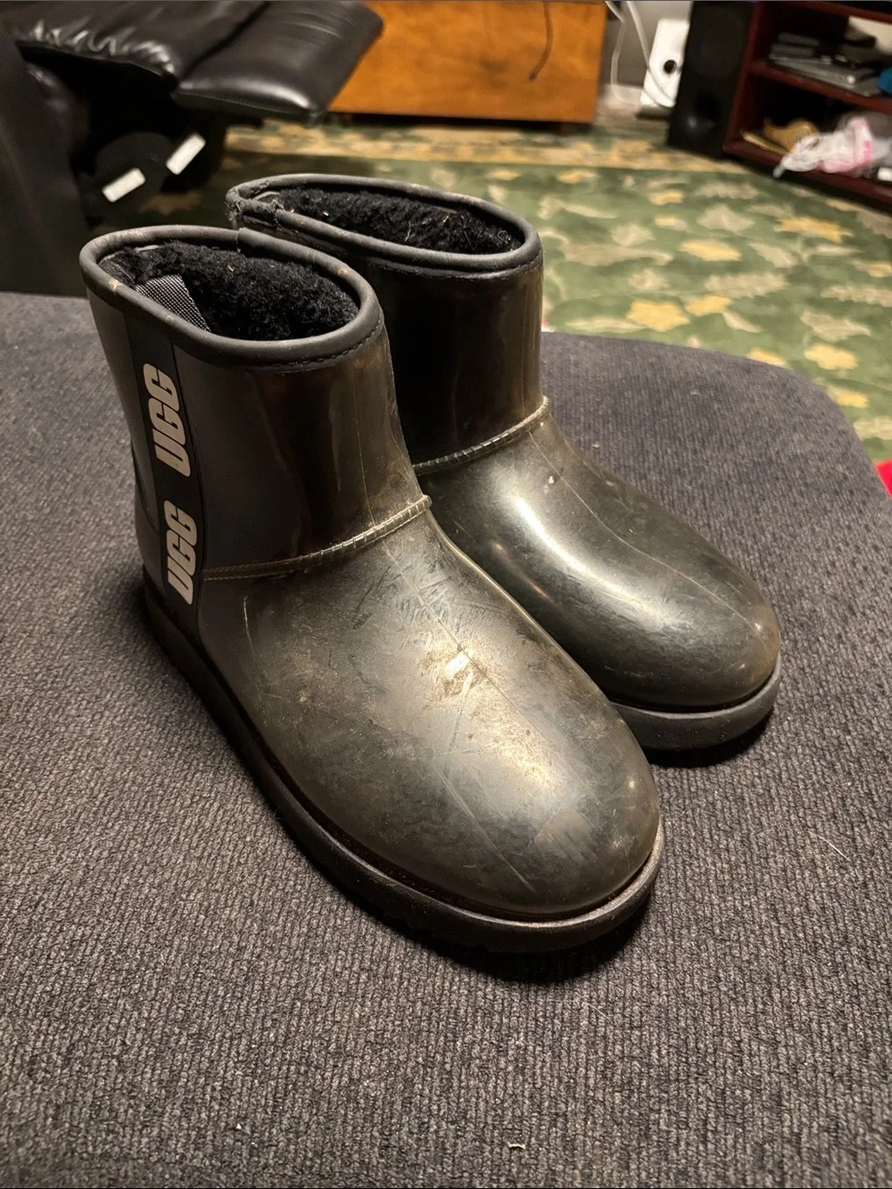 UGG Women's Short Waterproof Snow Boot - Black